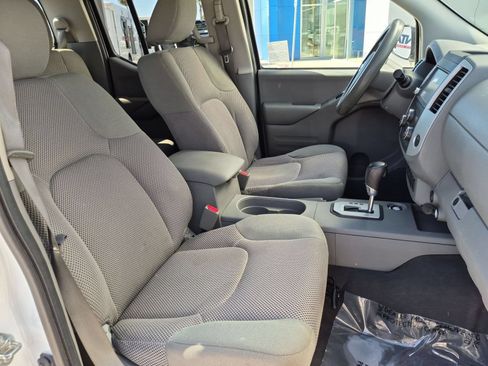 Used 2020 Nissan Frontier SV RWD image 27
