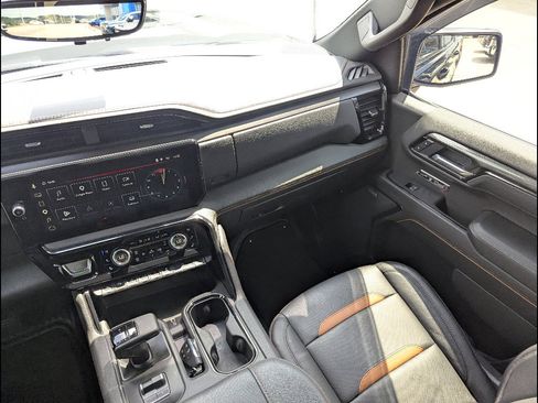 Used 2025 GMC Sierra 1500 AT4 w/ AT4 Premium Package AWD/4WD image 26
