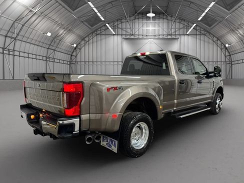 Used 2022 Ford F350 XLT w/ XLT Value Package AWD/4WD image 6