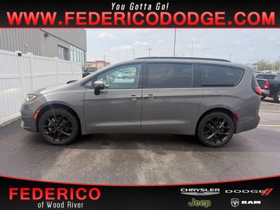 Used 2023 Chrysler Pacifica Touring-L w/ S Appearance Package