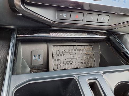 Used 2024 Ford F150 Lightning Platinum image 34