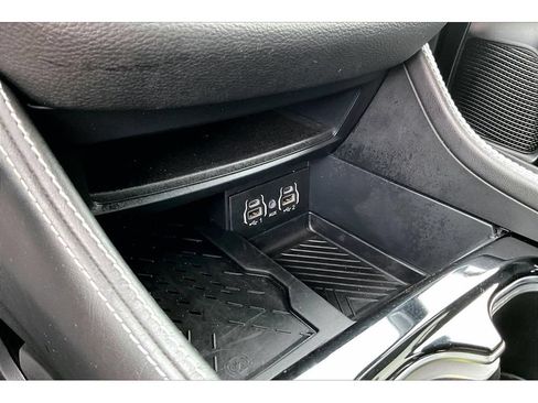 Used 2025 Chrysler Pacifica Limited FWD image 25