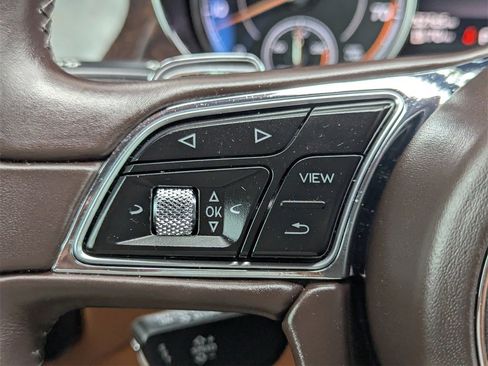 Used 2019 Bentley Bentayga image 20