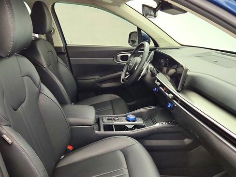 Used 2025 Kia Sorento EX AWD/4WD image 24
