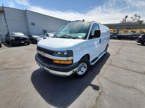 Used 2025 Chevrolet Express 2500 w/ Driver Convenience Package RWD image 4