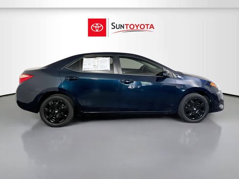 Used 2017 Toyota Corolla LE FWD image 2