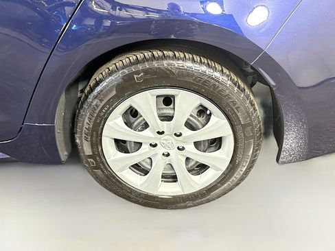 Used 2021 Toyota Corolla LE image 36