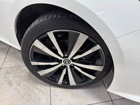 Used 2021 Nissan Altima 2.5 SR image 9