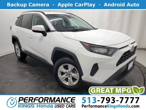 Used 2021 Toyota RAV4 LE image 1