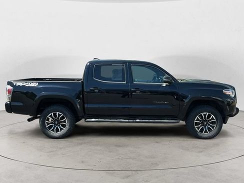 Used 2020 Toyota Tacoma TRD Sport w/ Blackout Package AWD/4WD image 6