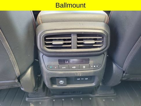 Used 2025 Honda Pilot TrailSport image 9