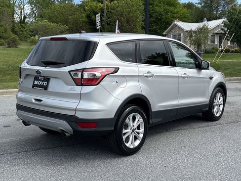Used 2017 Ford Escape SE FWD image 7