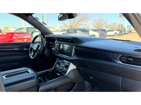 Certified 2023 GMC Yukon Denali image 12