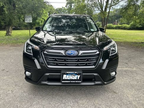 Used 2023 Subaru Forester Limited AWD/4WD image 3