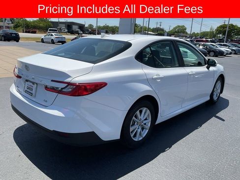 Used 2025 Toyota Camry LE FWD image 18