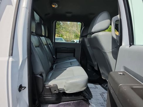 Used 2016 Ford F550 2WD Crew Cab Super Duty image 28