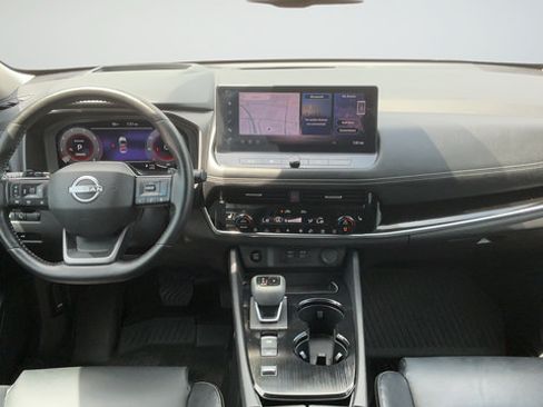 Certified 2025 Nissan Rogue SL w/ SL Premium Package FWD image 9