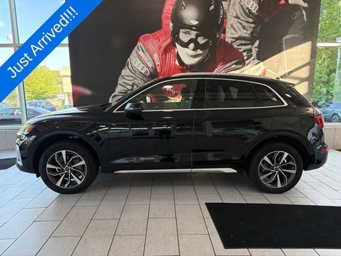 Used 2023 Audi Q5 2.0T Premium Plus w/ Premium Plus Package AWD/4WD image 2