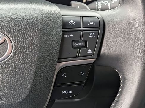 Used 2025 Toyota Camry SE w/ Convenience Package FWD image 20