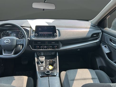 Used 2025 Nissan Rogue SV AWD/4WD image 17