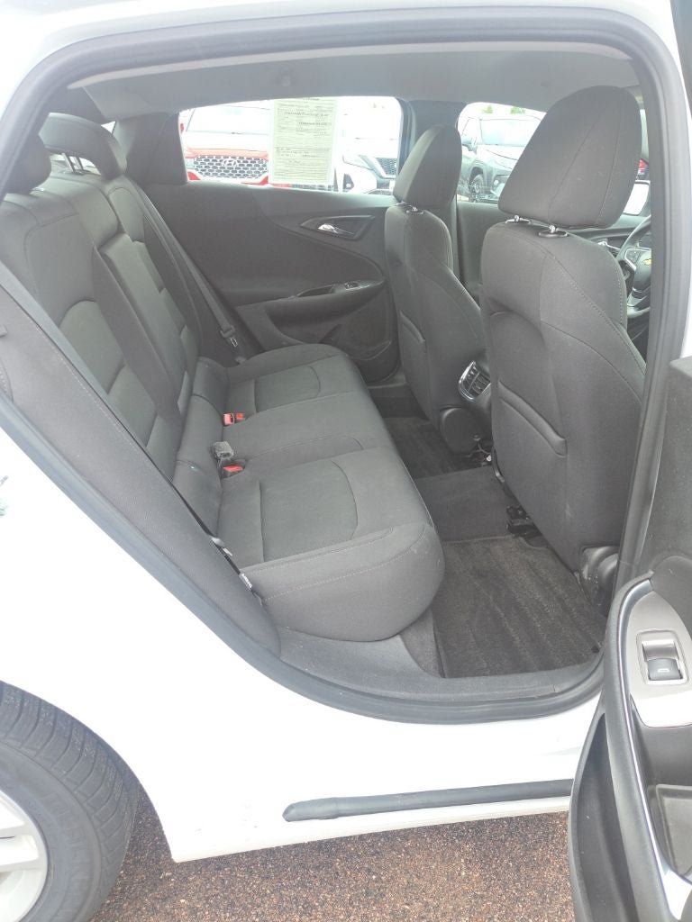 Used 2017 Chevrolet Malibu LT FWD image 23