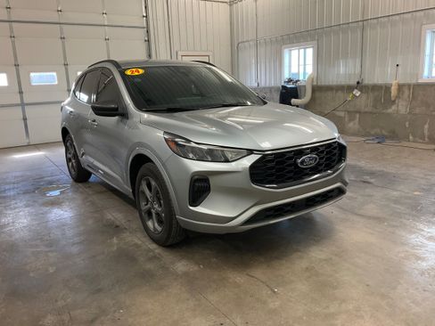 Used 2024 Ford Escape ST-Line w/ Tech Pack #1 AWD/4WD image 7