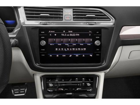 Used 2022 Volkswagen Tiguan SE R-Line FWD image 10