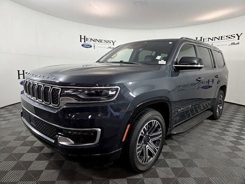 Used 2024 Jeep Wagoneer 4WD w/ Premium Group I image 2