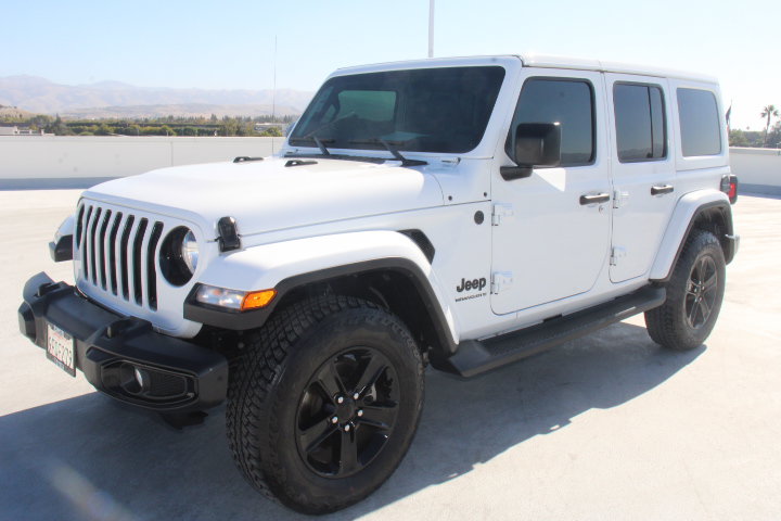 Used 2023 Jeep Wrangler Unlimited Sahara AWD/4WD image 7