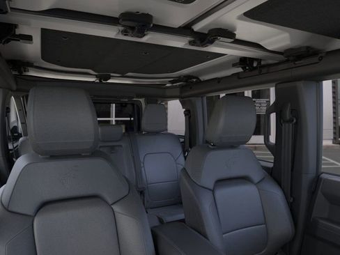 New 2025 Ford Bronco Badlands image 12