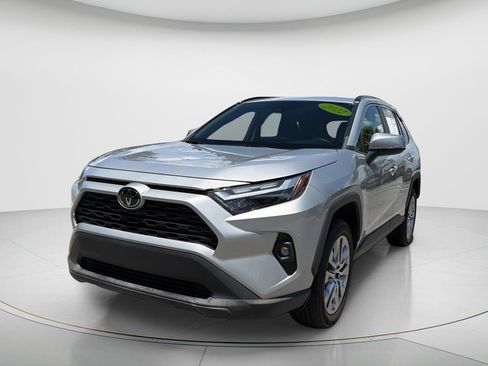 Used 2022 Toyota RAV4 XLE Premium FWD image 1