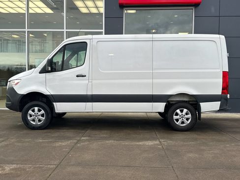 Used 2020 Mercedes-Benz Sprinter 2500 image 6