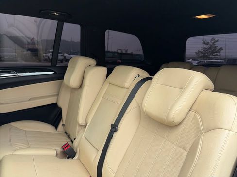 Used 2017 Mercedes-Benz GLS 450 4MATIC image 30