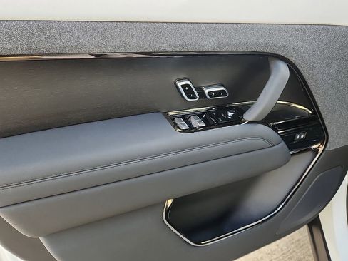 Used 2023 Land Rover Range Rover Sport SE Dynamic image 11