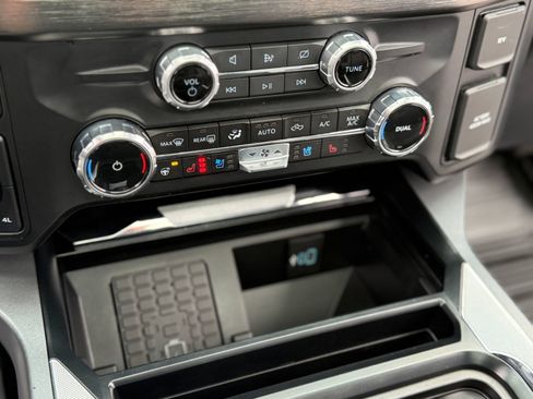 Used 2023 Ford F350 Lariat w/ Tow Technology Package image 26