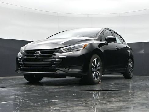 Used 2025 Nissan Versa SV FWD image 40