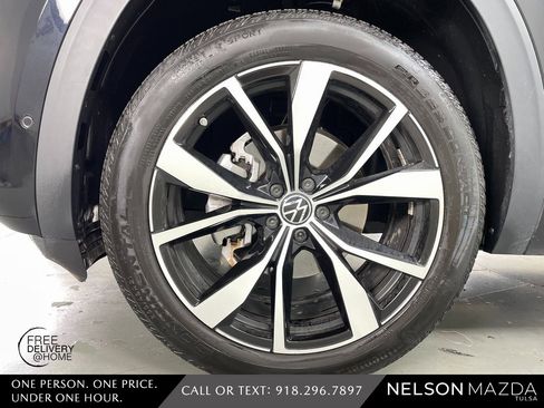 Used 2025 Volkswagen Atlas Cross Sport SEL Premium R-Line image 11