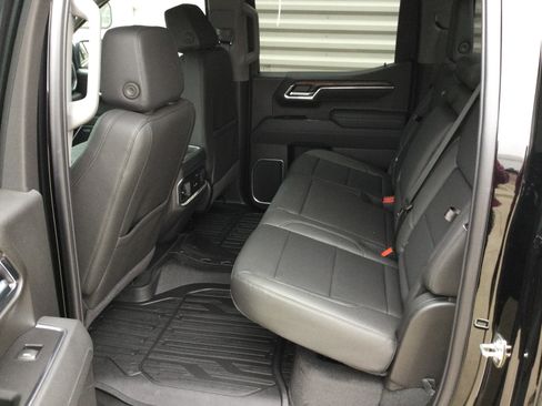 New 2026 GMC Sierra 1500 SLT w/ SLT Premium Package image 8