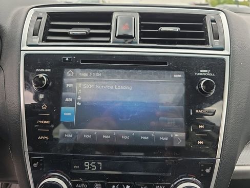 Used 2018 Subaru Outback 2.5i Premium AWD/4WD image 18