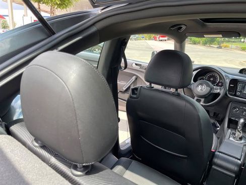 Used 2013 Volkswagen Beetle TDI FWD image 90