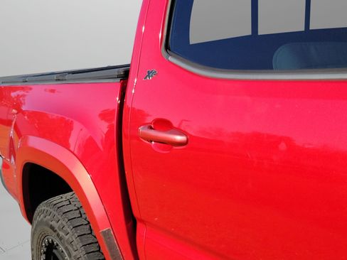 Used 2017 Toyota Tacoma SR5 w/ Tow Package image 15