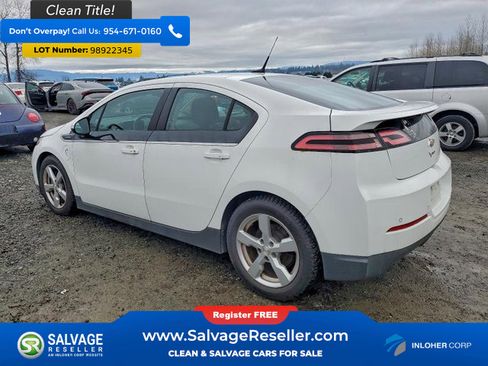 Used 2014 Chevrolet Volt w/ Enhanced Safety Package 2 image 3