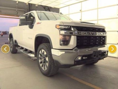 Used 2022 Chevrolet Silverado 2500 LT w/ Convenience Package image 4