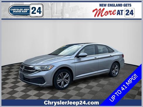 Used 2022 Volkswagen Jetta SE image 1