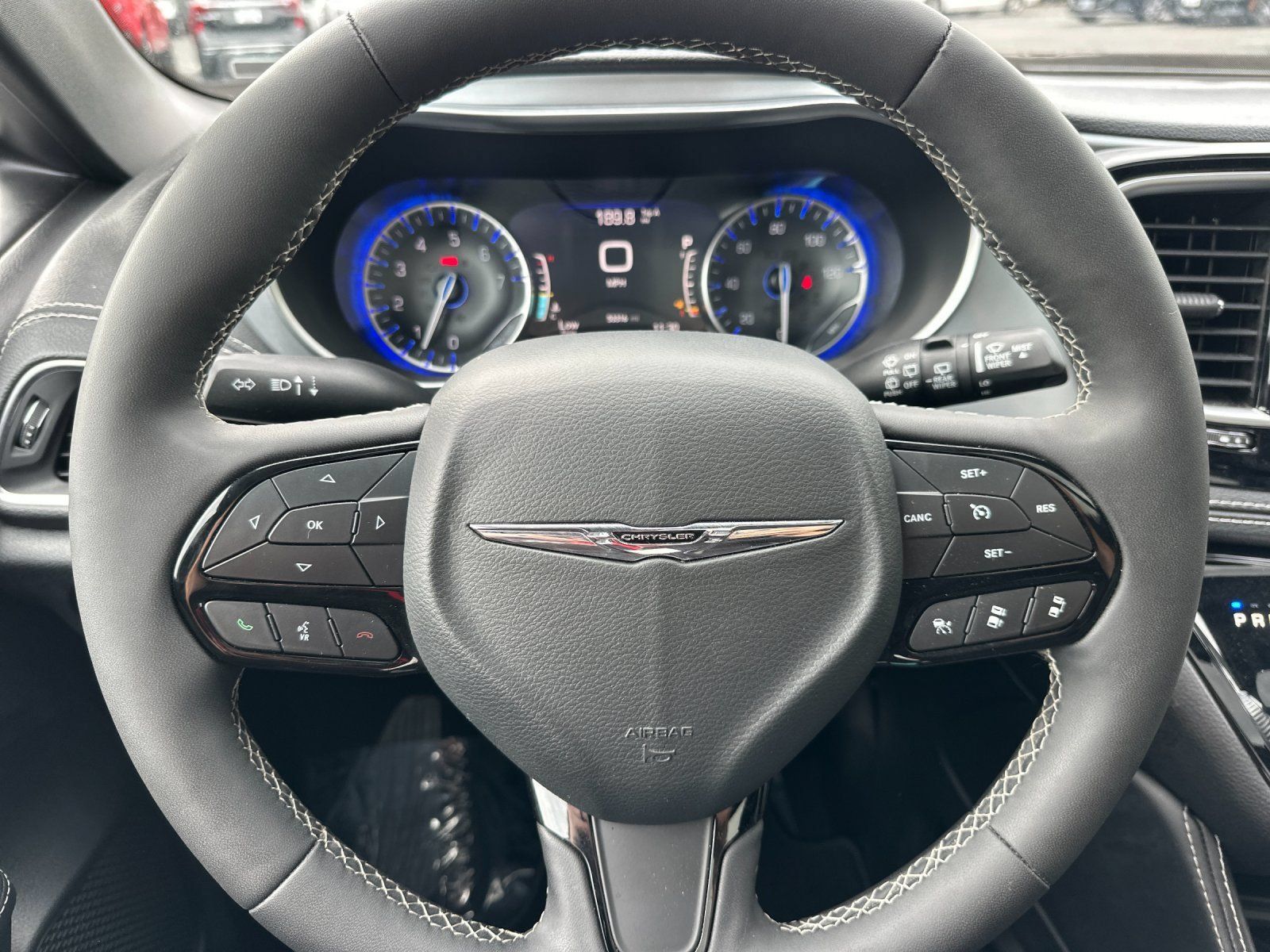 Used 2025 Chrysler Pacifica Limited FWD image 24