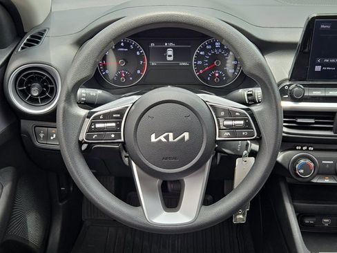 Used 2024 Kia Forte LXS w/ LXS Technology Package FWD image 16