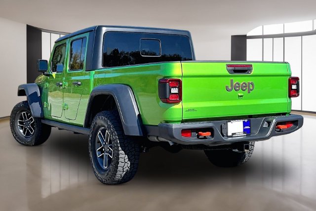 Used 2025 Jeep Gladiator Mojave w/ Convenience Group AWD/4WD image 4