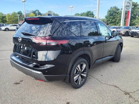 Used 2025 Nissan Rogue SL FWD image 3