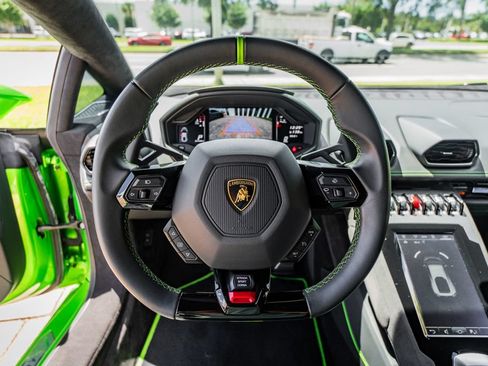 Used 2024 Lamborghini Huracan Tecnica RWD image 22