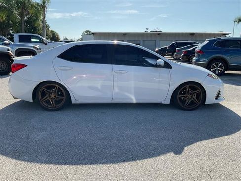 Used 2018 Toyota Corolla SE FWD image 16